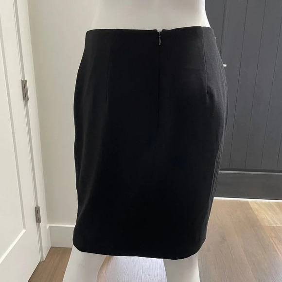 RW&CO. Stretch Lining Classic Polyester Skirt w Faux Knot Detail Black Sz 8 - Picture 4 of 9